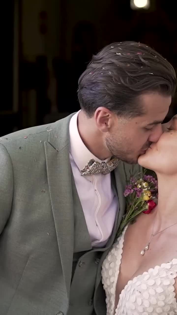 NYMPHÉA - Pearl and white stabilized hydrangea flower earrings Wedding  Jewelry Bridal Jewelry, image size:720x1280