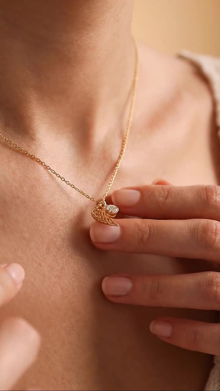 Colar com Meia Asa de Anjo e Pedra Natal • Joia de Anjo da Guarda • Colar Memorial • video poster