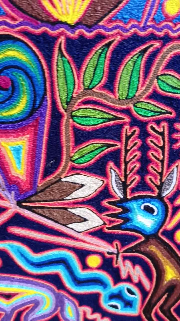 メキシコのウイチョル族の毛糸絵。壁飾りに使えるウイチョル族のアート