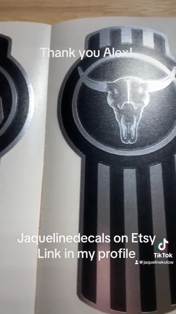 Custom Kenworth Emblem Decal Made In The USA (Choose Color) - Horse & Buggy Accessories - Foto 2