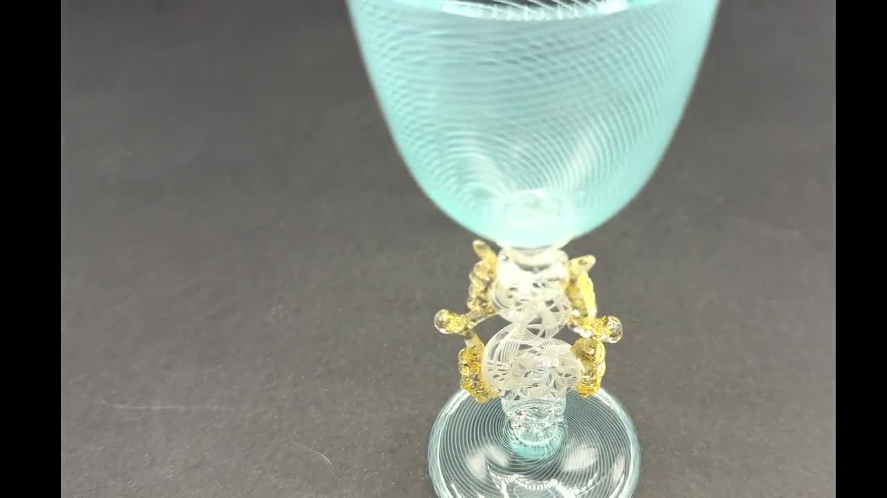 ムラーノ – 螺旋状のフィリグリーが施されたベネチアンガラスの聖杯