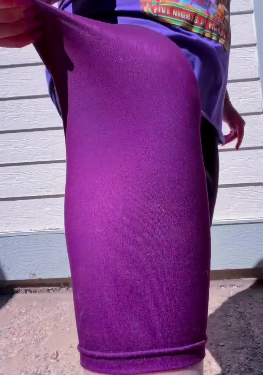 Abstract Heart Print Leggings with Pockets, Butter-Soft Yoga Pants, Everyday Outfit video poster