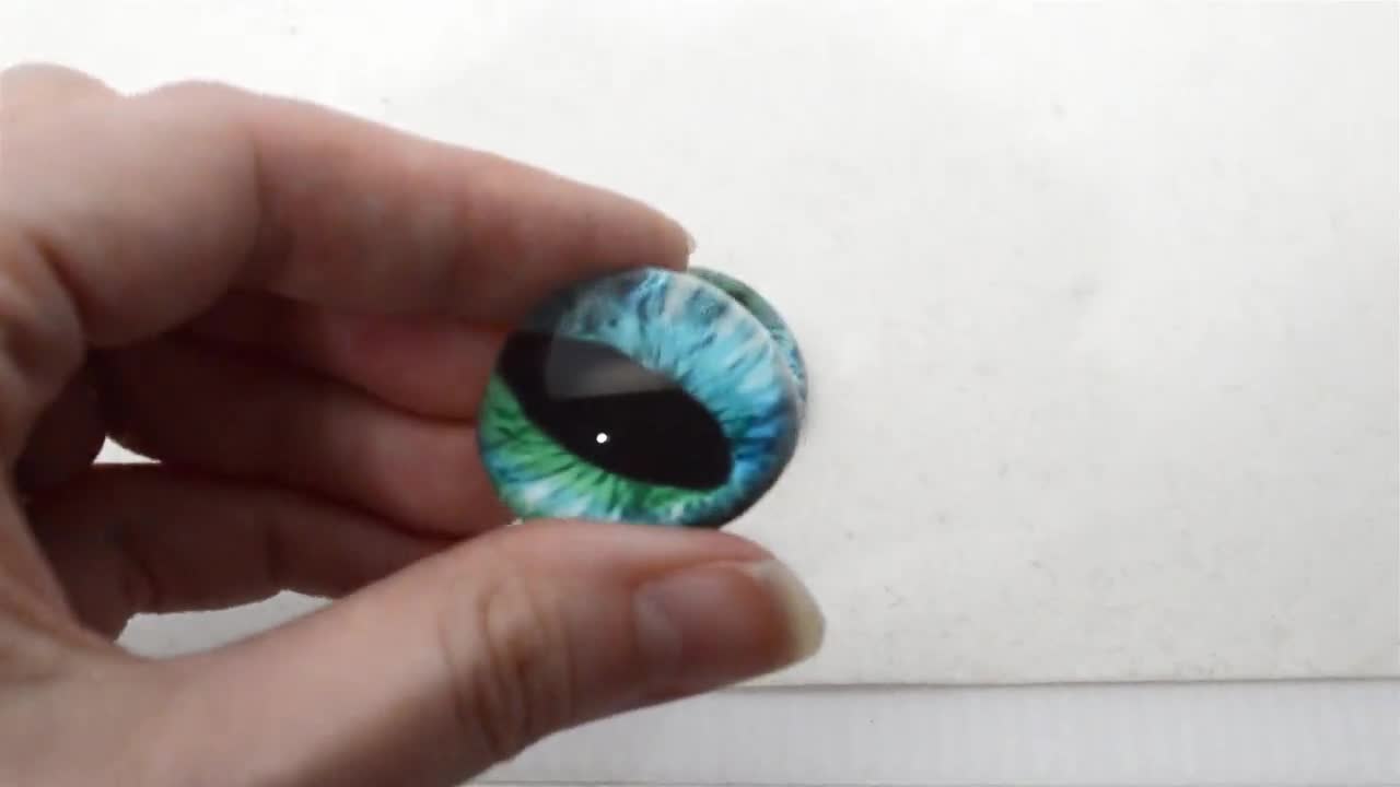 Realistic Green Human Glass Eyes 