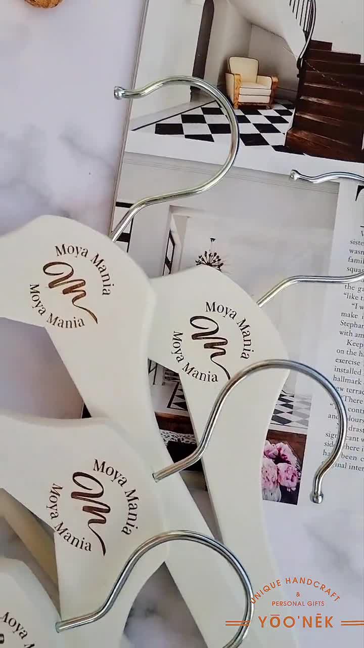 Appendiabiti Sposa Personalizzato Appendiabiti Per Sposa Personalizzato In Legno - Intagliato A Cuore, Colore Bianco, Nuovo Hanger Matrimonio Bianco UK - Foto 4