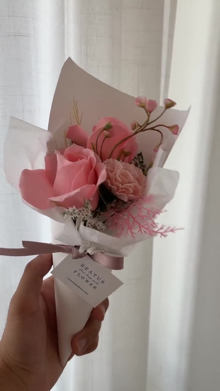 Bouquet di fiori di sapone fatti a mano / disposizione Queen Bouquet -   Italia
