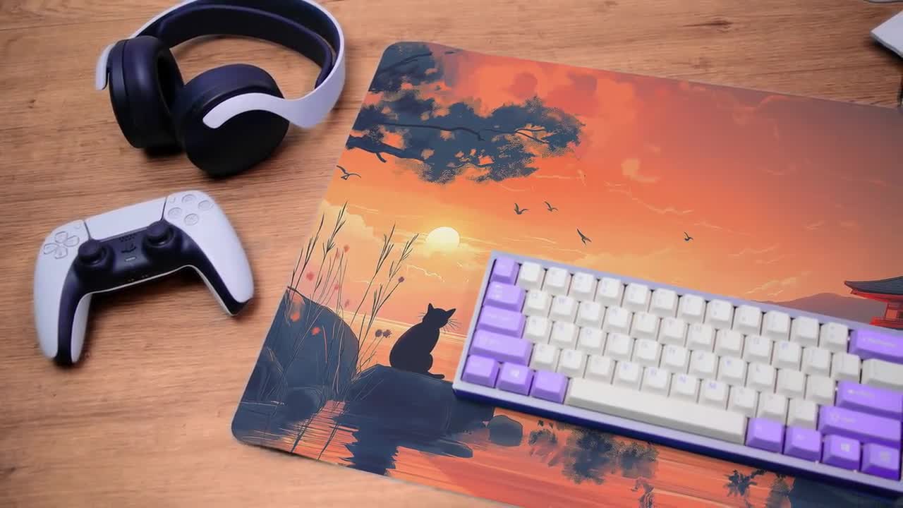 穏やかな日本の湖畔の夕日を描いた猫のデスクマット - 自宅やオフィス