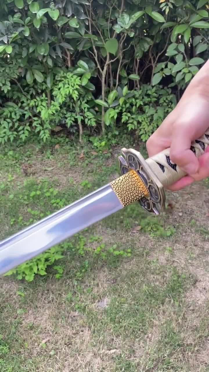 Hamdmade Yamato Inspired Japanese Katana Chrysanthemum Pattern