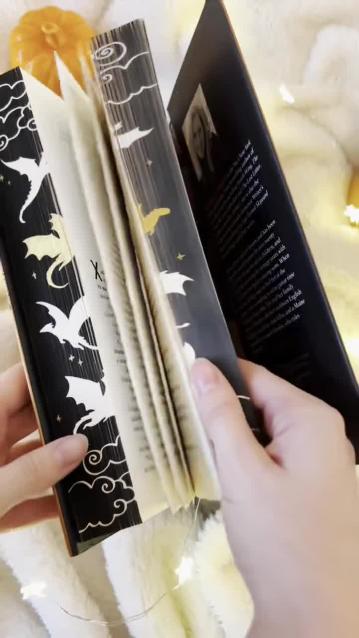 Iron Flame Onyx Storm まとめ買い Fourth Wing, Iron Flame & ONYX STORM Sprayed Edge Hardback