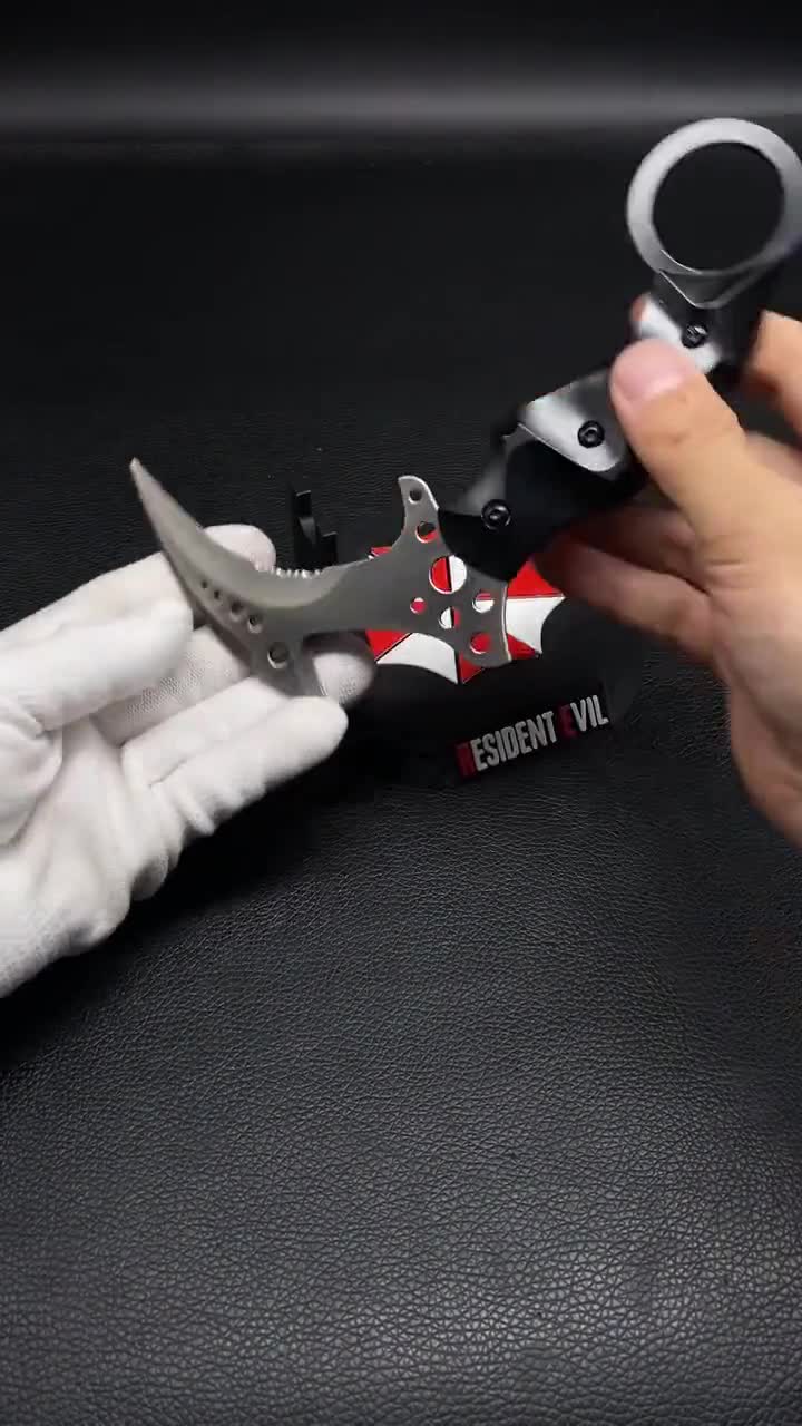 Chris Redfield Karambit Replica: RE8 Village Metal Knife With