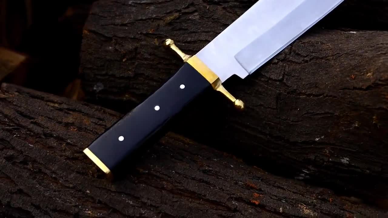 Vintage Bowie Knife: Custom Handmade D2 Steel Smithsonian