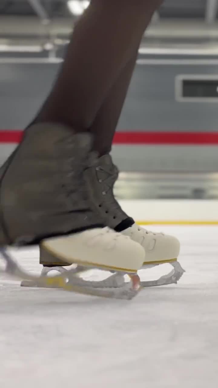 Strassstein Kleid Eiskunstlauf-Kleid Lila-Schwarz Gradient - Diamant Strass  Wettbewerbskleid Lila Schwarz Gradient Eiskunstlauf Kleid Mit Mesh Und  Strass, image size:720x1280