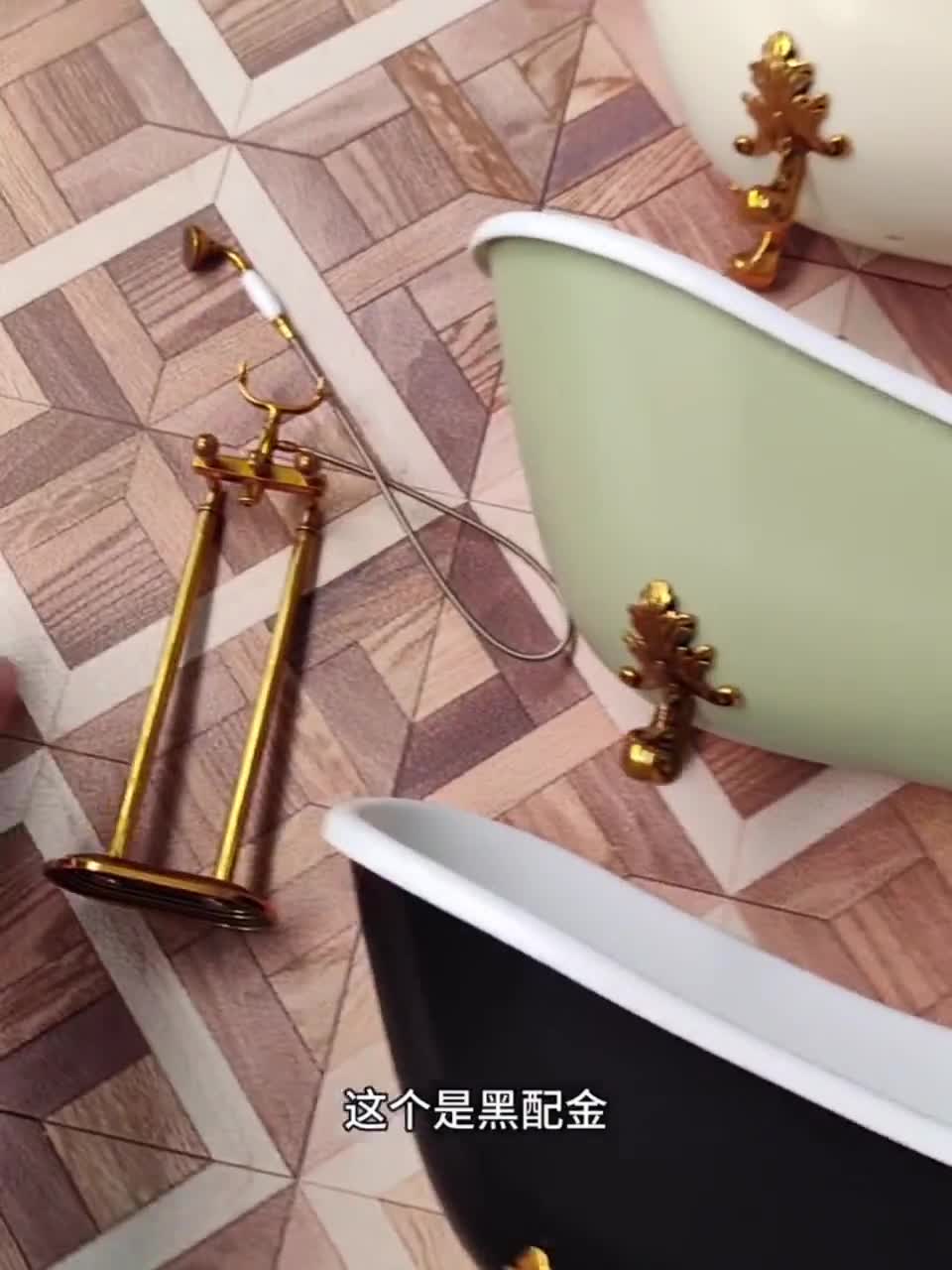 Gemscream ドールハウス バスルームセット 16個 1:12スケール ドールハウス バスルーム 家具 磁器 ミニチュア トイレ シャワールーム  洗面台 バスタブ ミラー カーペット ミニ アヒル バスルームアクセサリー Waldosia 1:12スケール 白磁ドールハウス バスルームセット  ... ドールハウス バスルームセット 16個 1:12スケール ドールハウス バスルーム 家具 磁器 ミニチュア トイレ シャワールーム