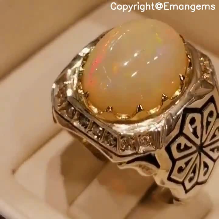 天然エチオピア産ホワイトオパールリング - 男性にも女性にも喜ばれる