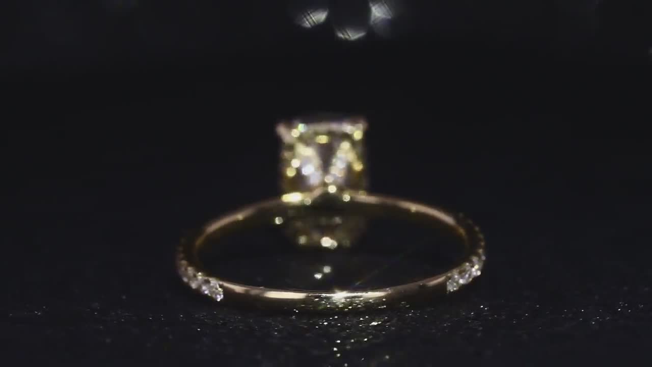 2 CT/ 9*6 Mm/ Elongated Crushed Ice Cushion Cut Moissanite 