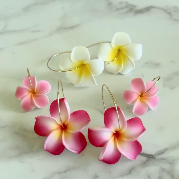 Orecchini cerchio petali di rose e ortensia orecchini fatti a mano ... | su