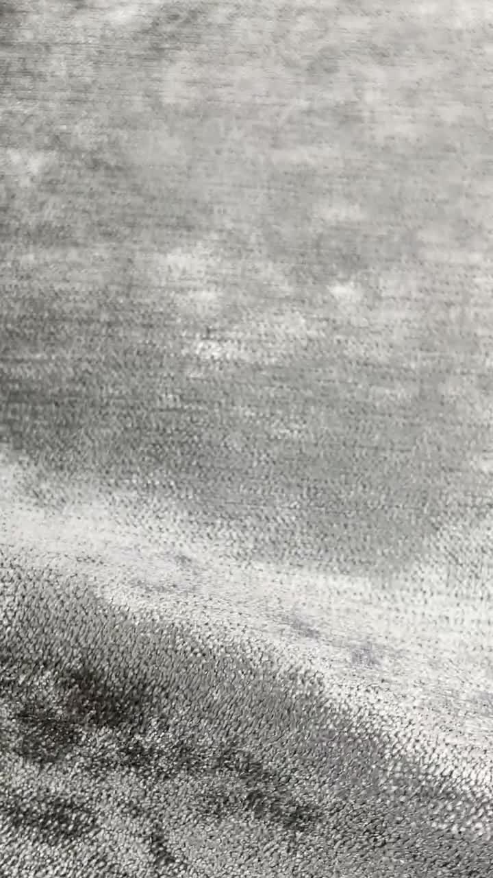 Tela de terciopelo chenilla suave gris oscuro metalizado, tono sobre tono, tela de terciopelo cortada a medida video poster