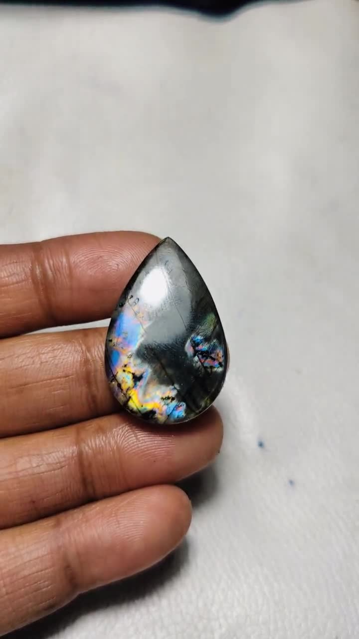 Natural Flashy Labradorite Gemstone: Hand Polished Stone Size