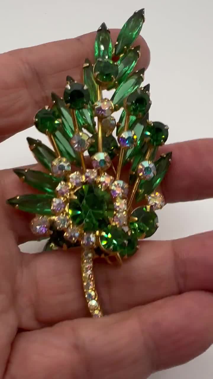 Juliana D&E Rare Large Green Glass Crystal JULIANA Flower Brooch