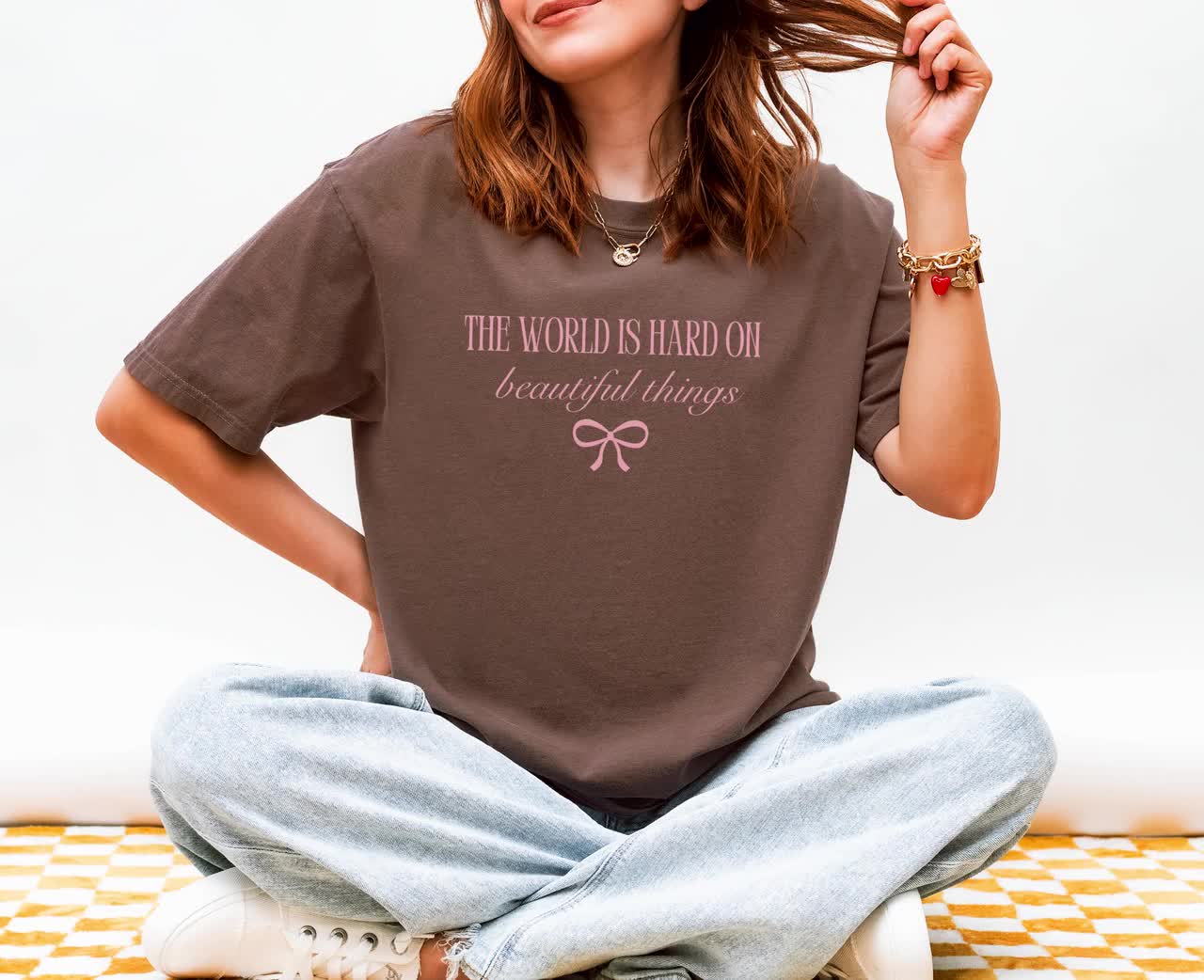 El mundo es duro con las cosas bellas. Camisa vaquera emo de Cloud 9. Traje de concierto country. video poster