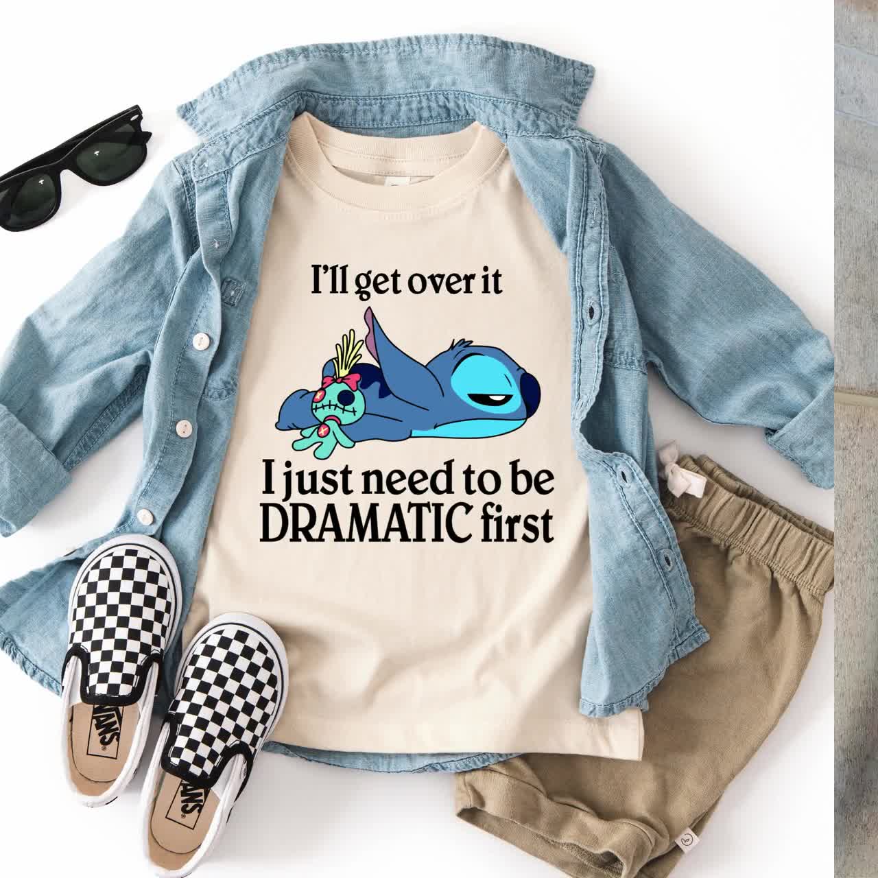 Camiseta gráfica de Stitch divertida: camiseta con cita dramática video poster