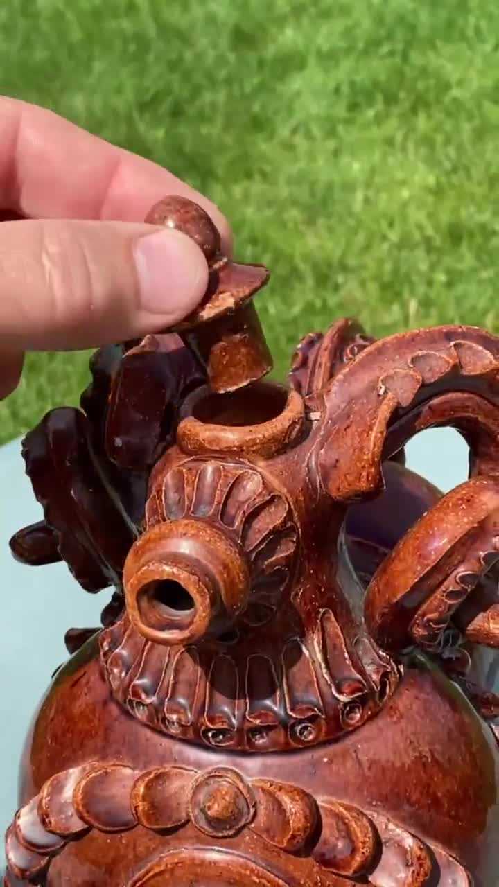 オピシュニア陶器の置物（蓋付き） • ウクライナの粘土彫刻 • 1960年代