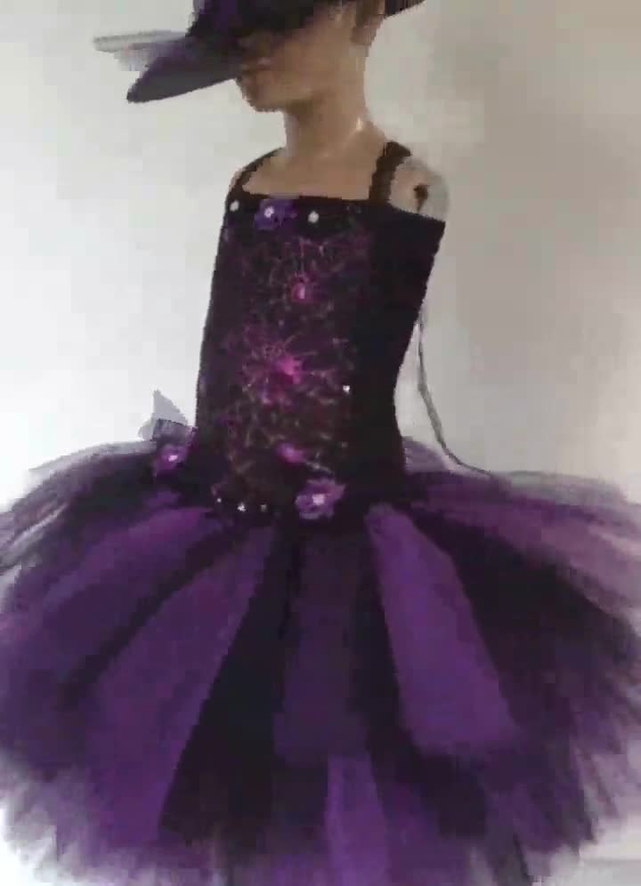 Costume Da Strega Per Bambina Con Tutù Viola E Nero - Include Cappello, Scopa E Gonna In Tulle - Per Halloween E Feste In Maschera - 2