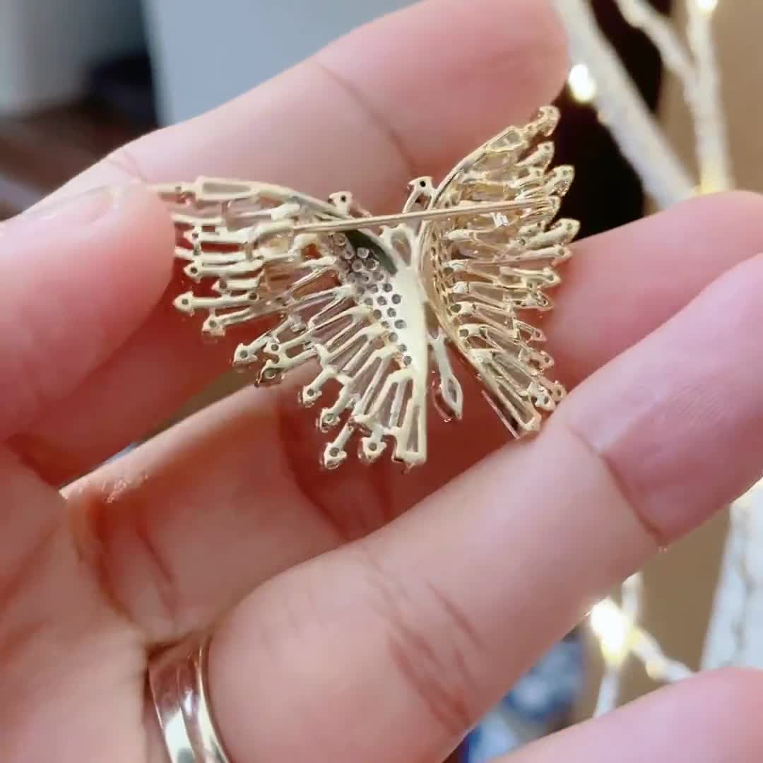 Butterfly Brooch . Crystal Brooch. Brooch for Women.mother Day Gift.  Wedding Gift . Minimalist Brooch.delicate Gold Pin 