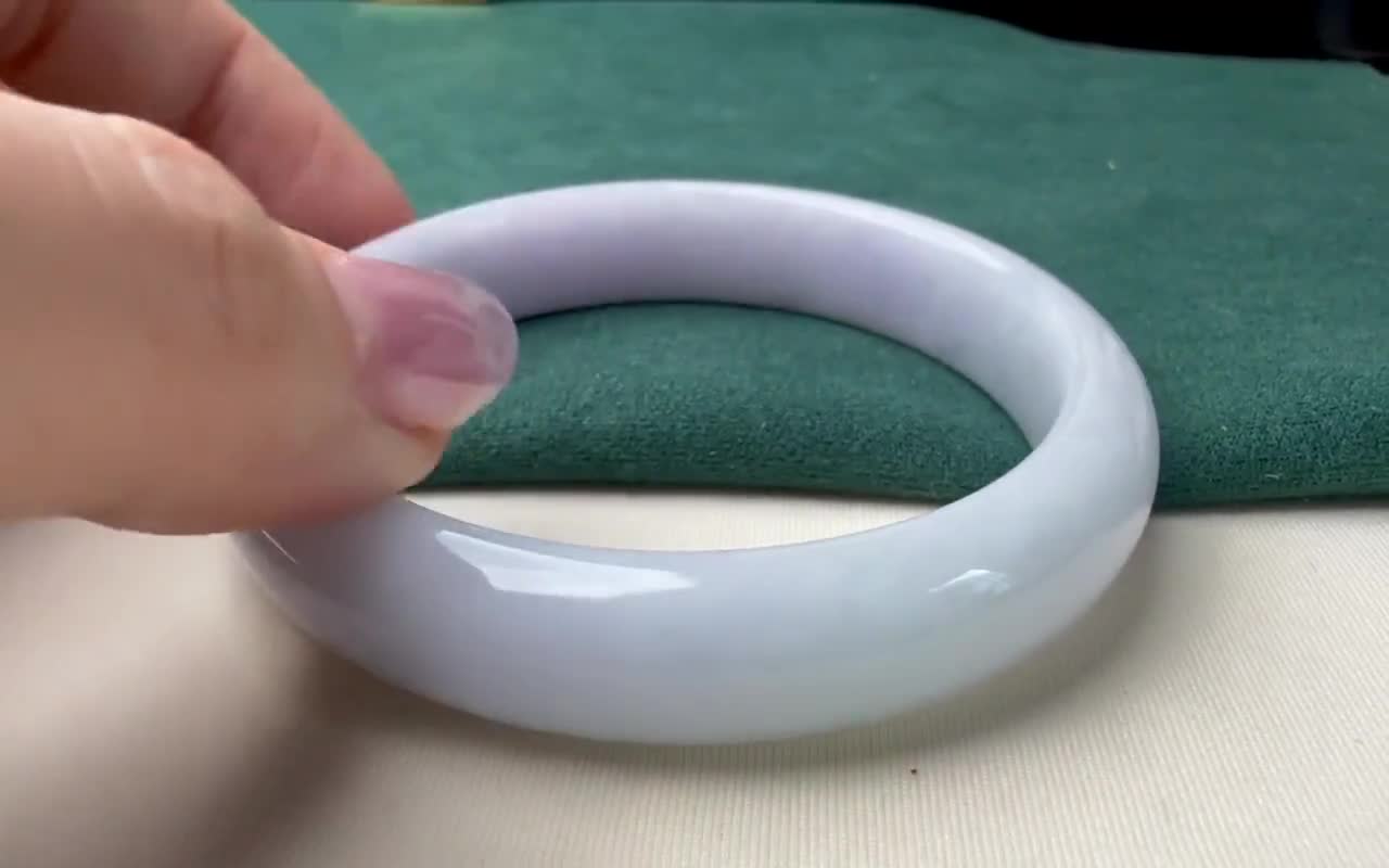 58mm 天然ラベンダー翡翠バングル • 柔らかなパステルパープル翡翠