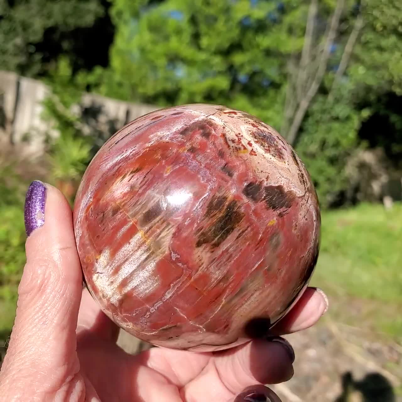珪化木 ピンクレッドストライプ 化石水晶球 476グラム 70mm - Etsy 日本