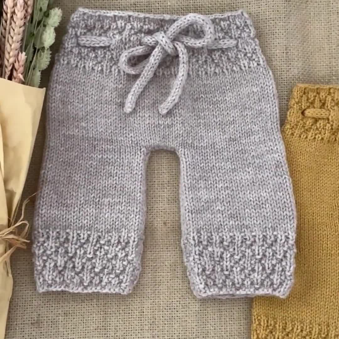 Reversible Knit Pants || Free Baby Pants Pattern