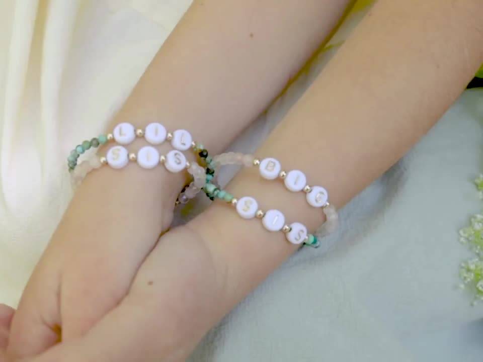 Exquisite luxury jewelry s925 ladies' bracelet naked three diamond sliding  bracelet open video to see more.