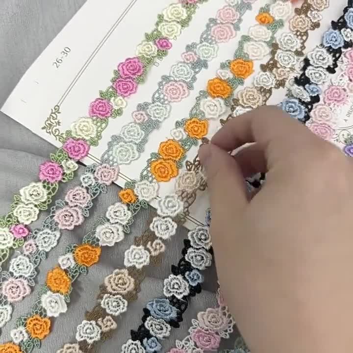 5メートル 2 cm 0.78インチ幅 ピンク/ブルー/レッドローズ生地 刺繍