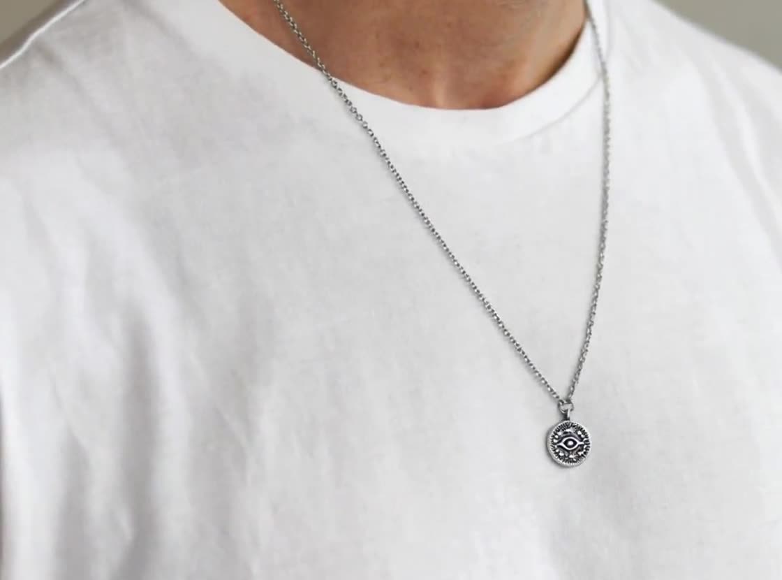 eye_pendant_chain_necklace_for
