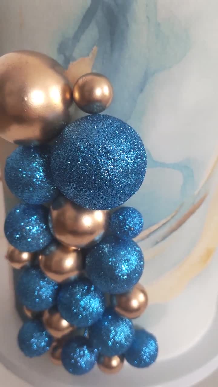 Confezione da 20 decorazioni per torte a forma di palla, oro e argento, varie dimensioni e colori, palloncini lucidi per una decorazione a sfera per torte, oro e argento. - Italia