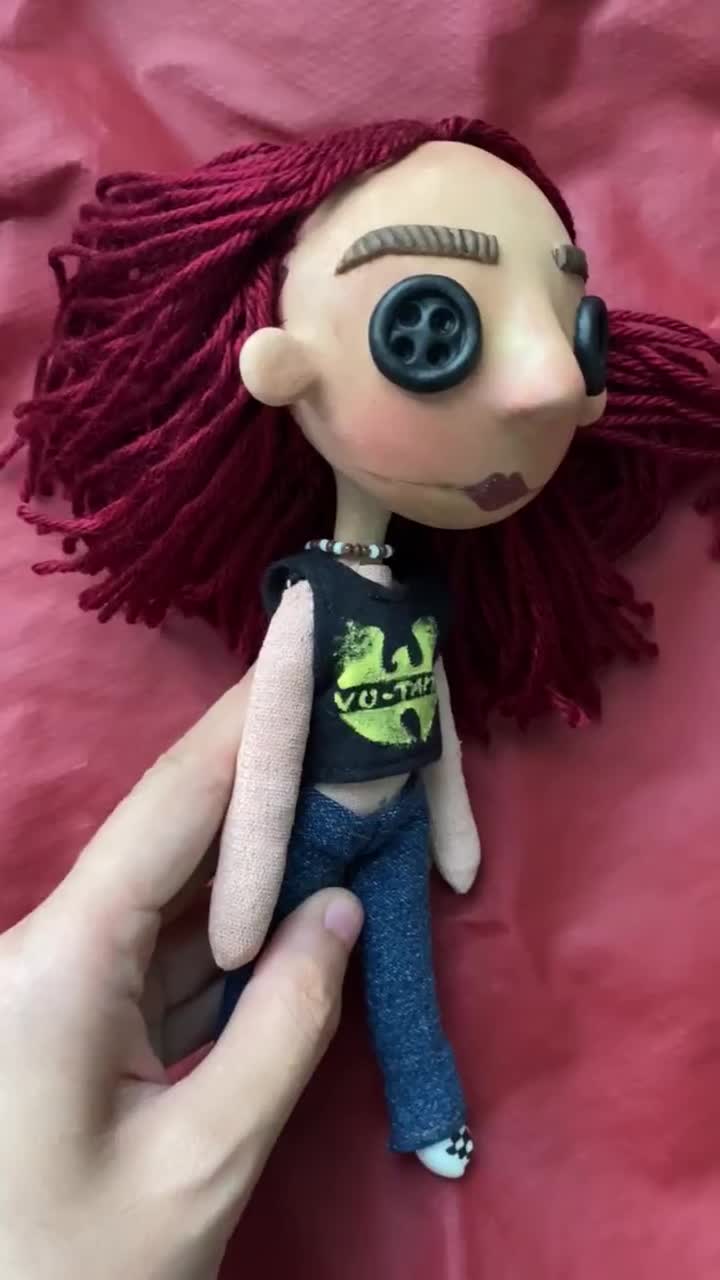 muñeca personalizada Coraline