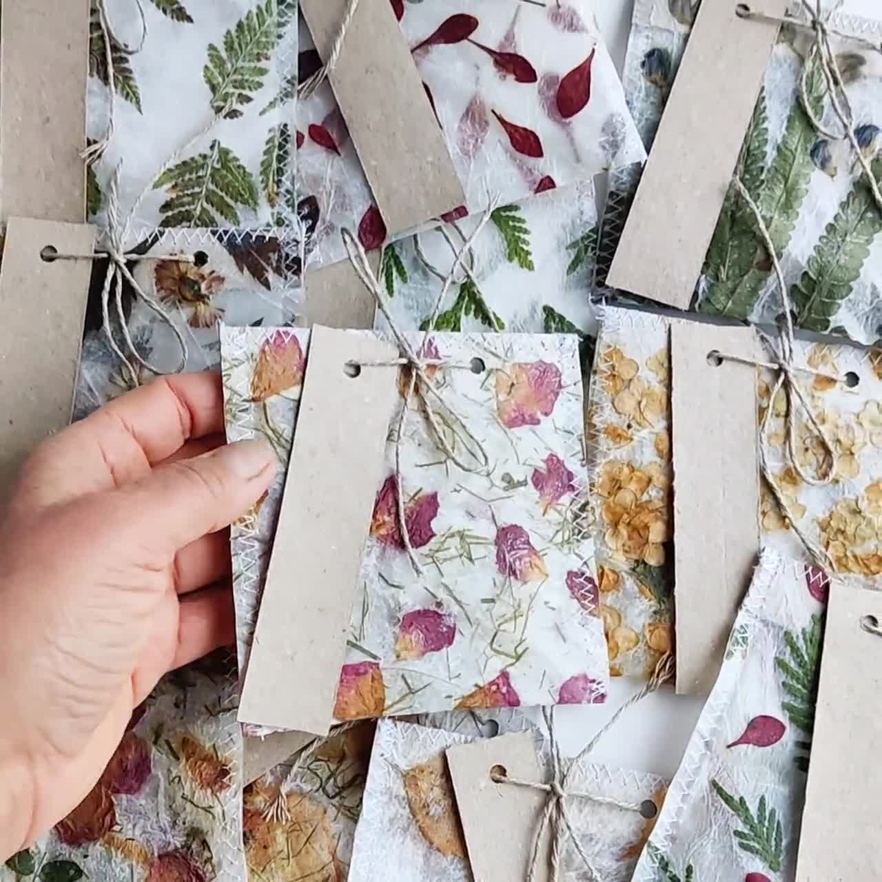 PMS Mini sacchetti di carta per dolcetti pasquali, eleganti disegni assortiti con mollette ed etichette, perfetti per regali, bomboniere e caccia alle uova, confezione da 10