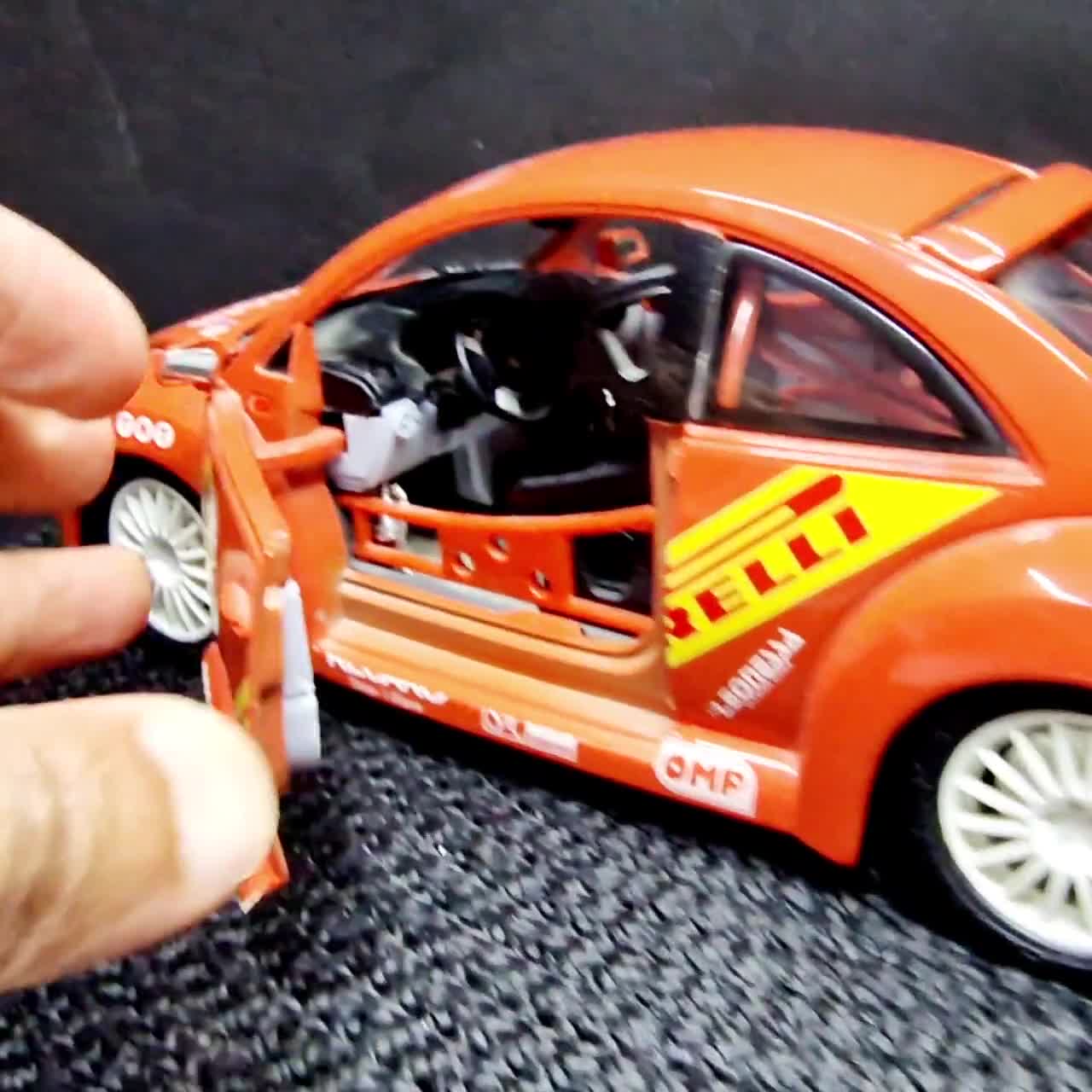 ミニカー　VW　ニュービートル　CUP　1999 マキシチャンプス 1/43 フォルクスワーゲン ニュービートル 1998