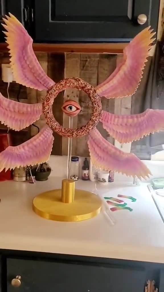 特級呪物 愛徳と富脈を同時に啓く虹翼天使ルシフェル・セラフィム像 究極の愛と光」や「最高次の意識 6枚の翼を持つ熾天使セラフィム