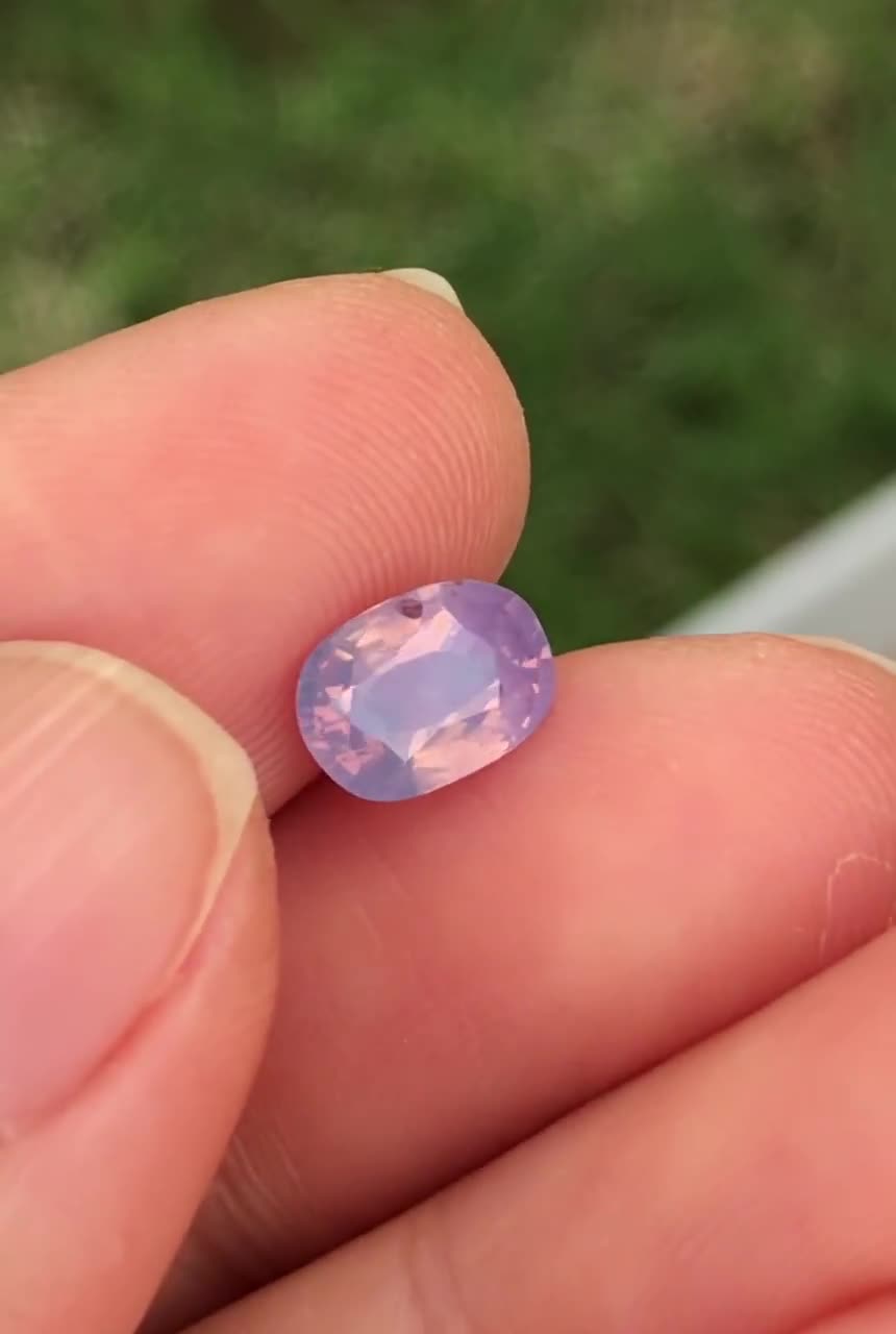 ベトナム天然サファイア　彫刻 ミルキーサファイア ベトナム 1.01ct - Etsy 日本