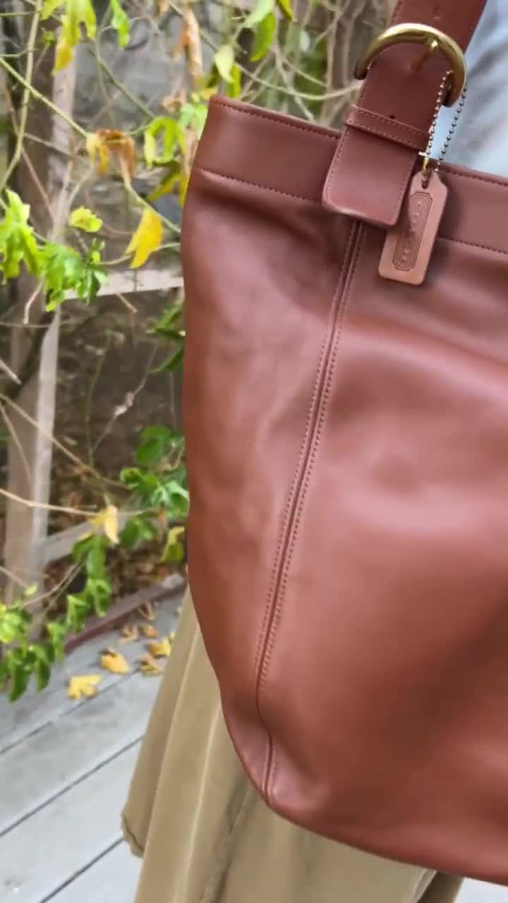 バッグ OLD COACH Soho brown Leather Handbag Coach SoHo Brown Leather Buckle Double Pocket Satchel Tote