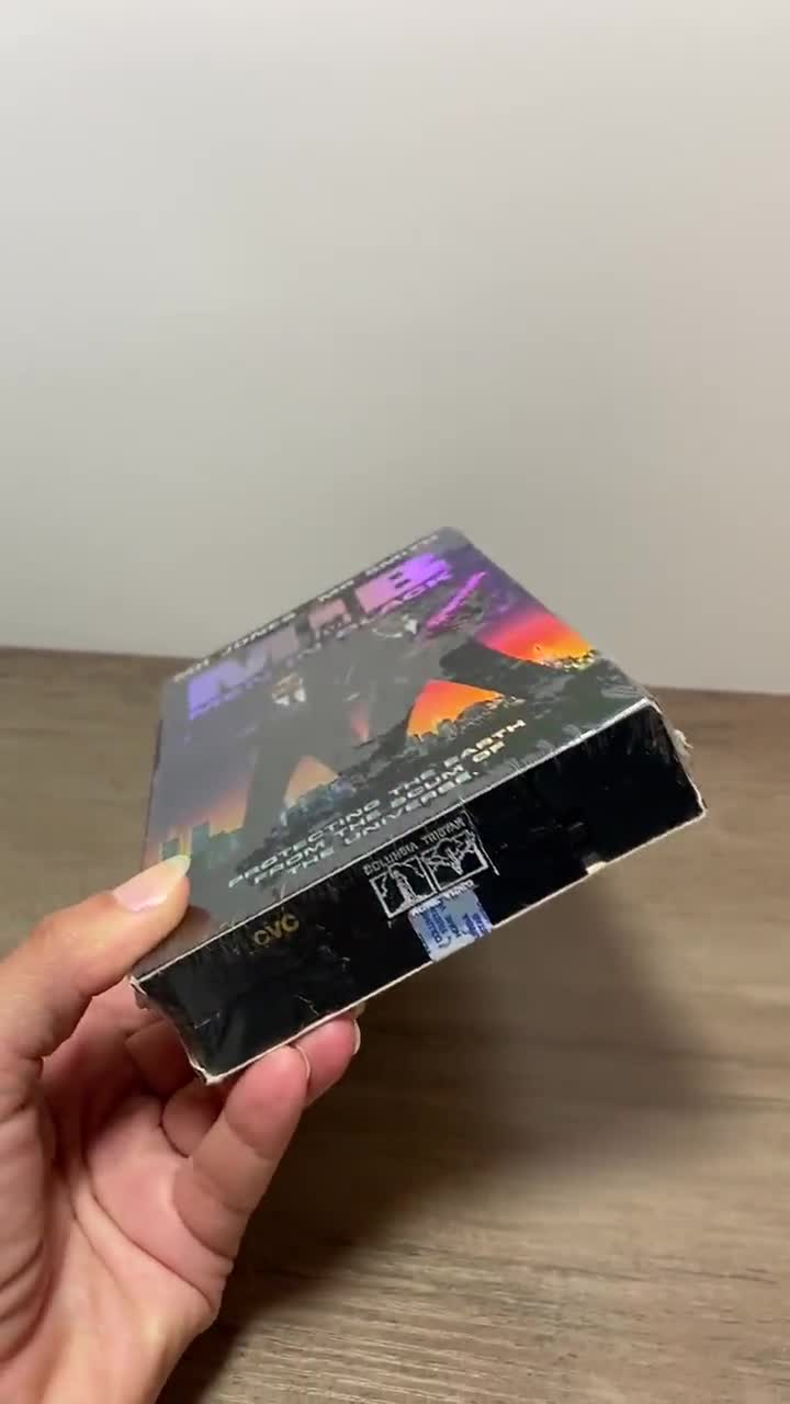 ★【激レア!ブラックムービー特集】アイアンマンと不思議な仏像　VHSビデオ SEALED Men in Black VHS 1997 Sci Fi Comedy Will Smith and Tommy