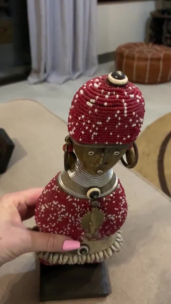 ナムジ人形 赤と白のビーズ 36 cm 14.1