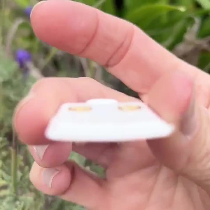 14Kソリッドゴールドハートピアス：小さなスクリューバック軟骨