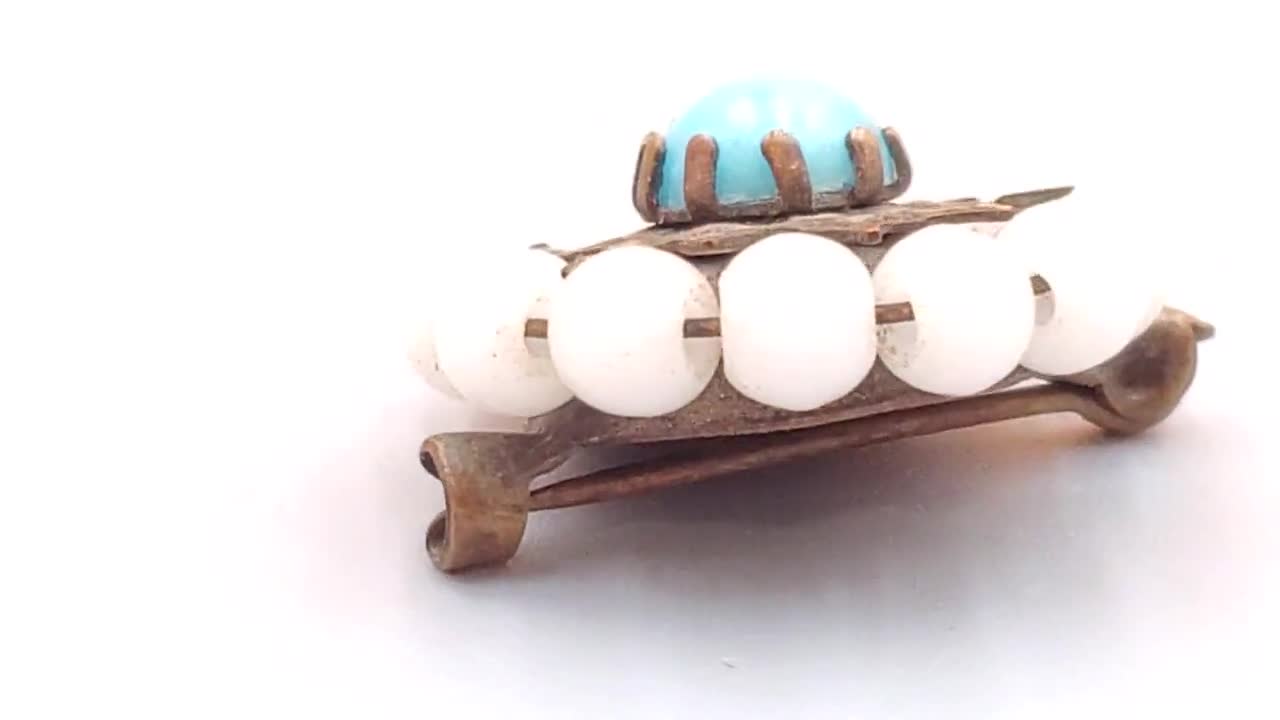 アンティークの小さなガラスビーズのピン - Etsy 日本