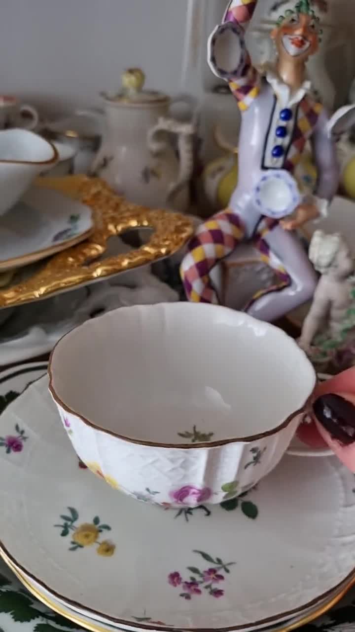 MEISSEN Early Period 1730-40 Alt Brandenstein Relief Unique Cup and Saucer  Antique European China Porcelain 邁森瓷器 마이센 도자기