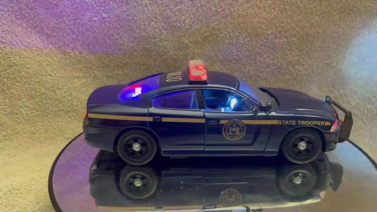 1/24スケールのニューヨーク州警察のダイキャストモデルカー