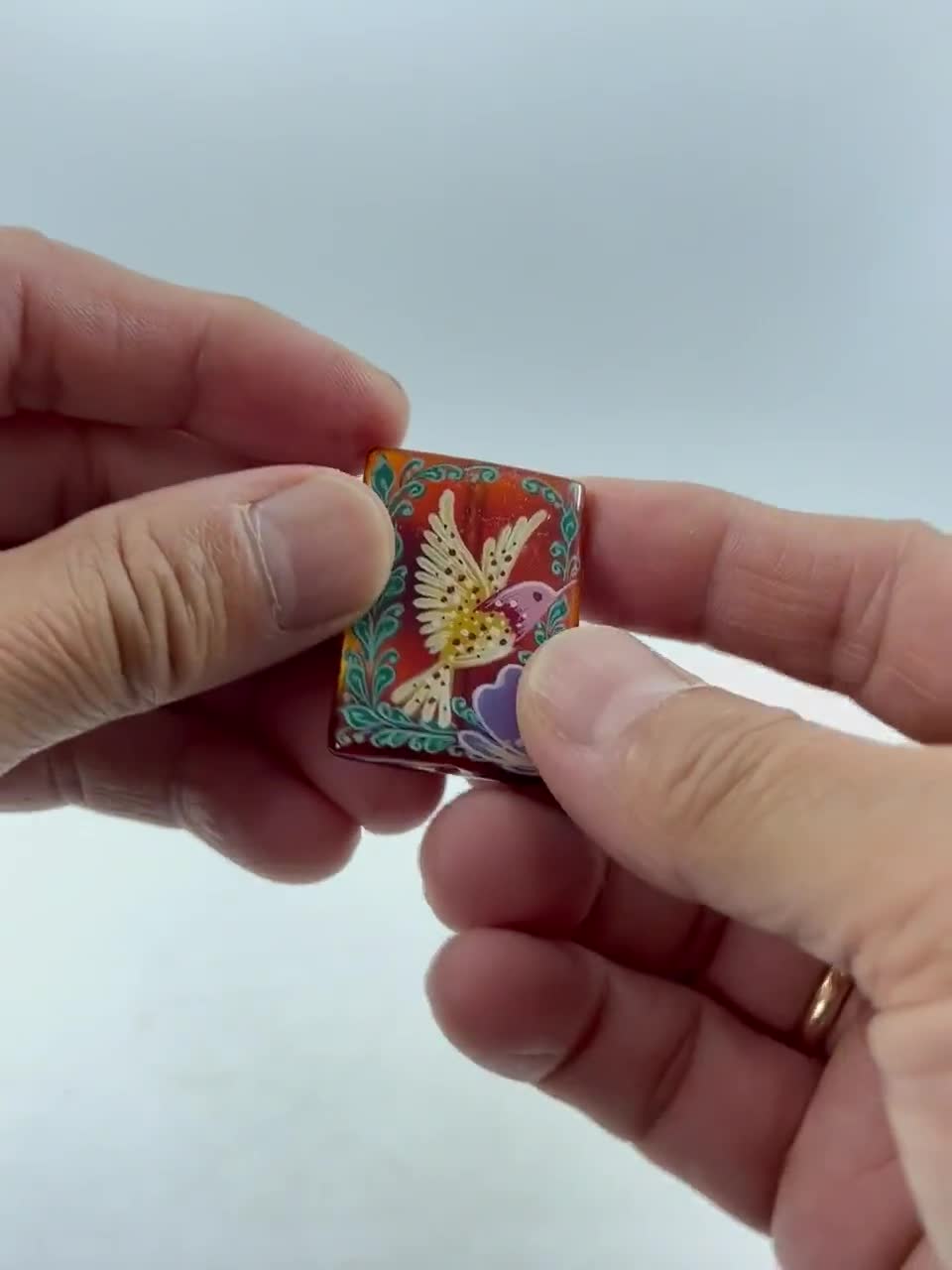 七宝焼きの鳥のピン、エナメルの花のブローチ、ヴィンテージジュエリー