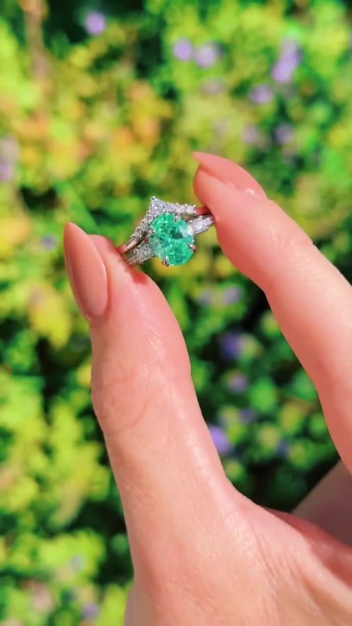 Étoile de cristal 2023” : Bijou en verre naturel, pierres précieuses, porte- bonheur et décoration. – Corano Jewelry