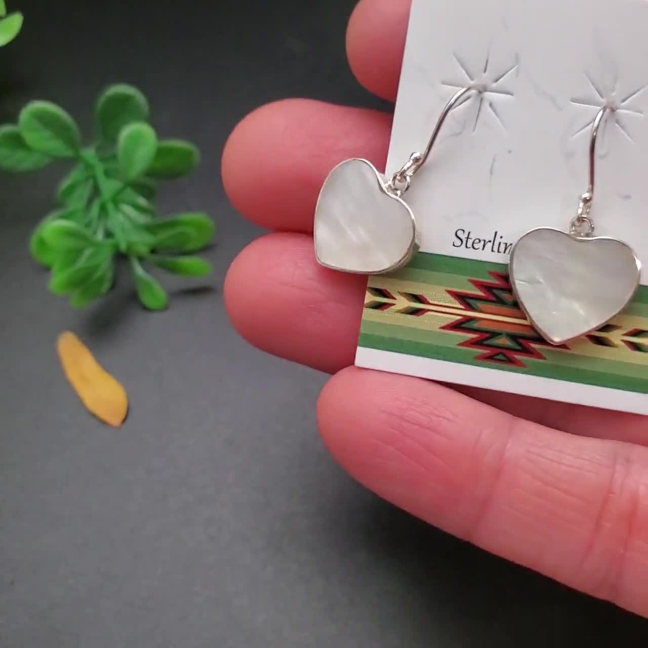 ATS-AYU005 | Simple 16mm Heart Shape White Mother of Pearl