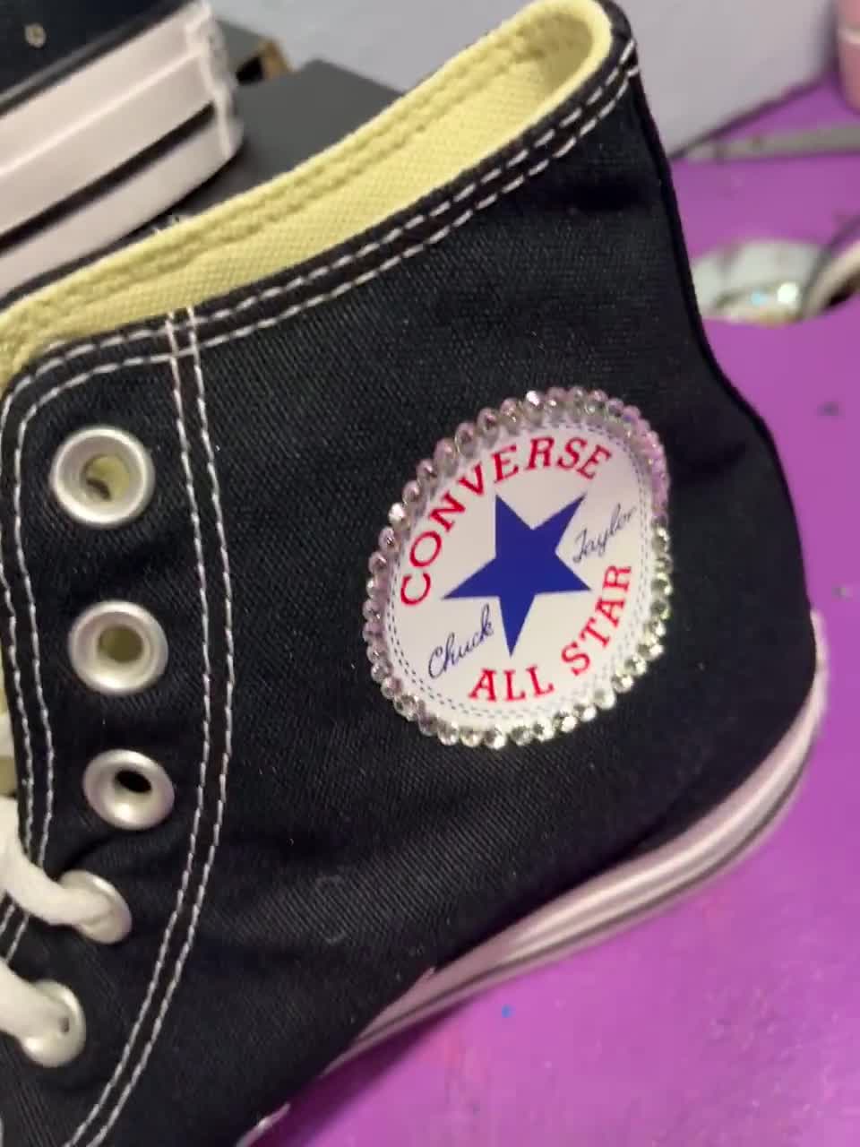 Converse logo clearance smudged